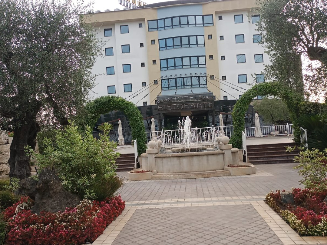 艾德拉皇宫酒店主图