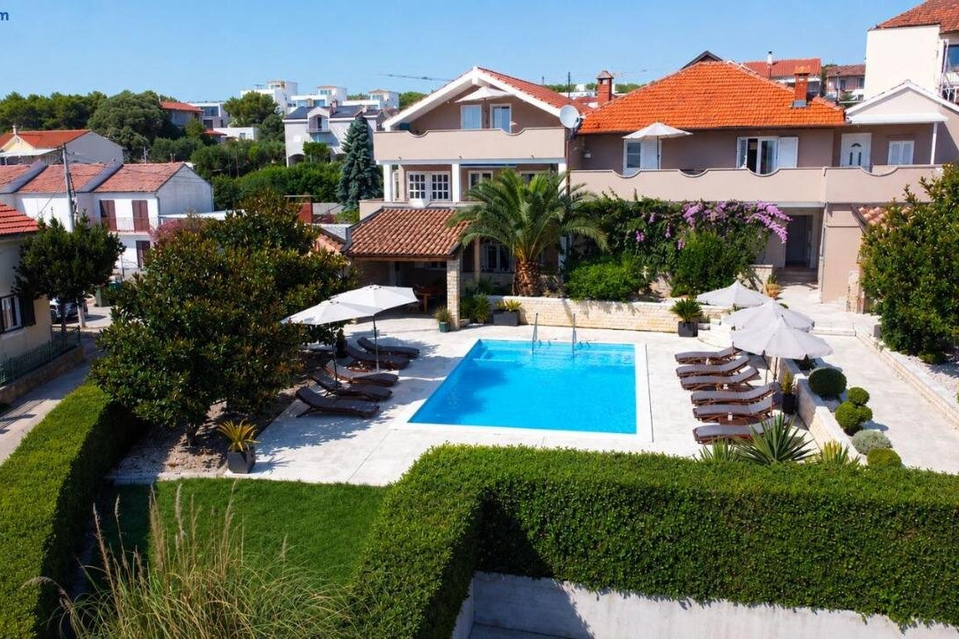 Merita Apartments with Pool