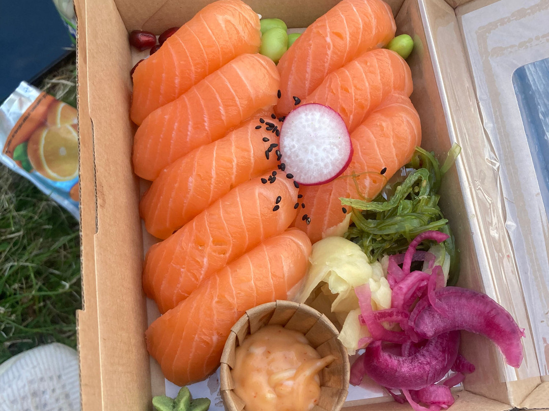 Bluefin Sushi, Thai Food