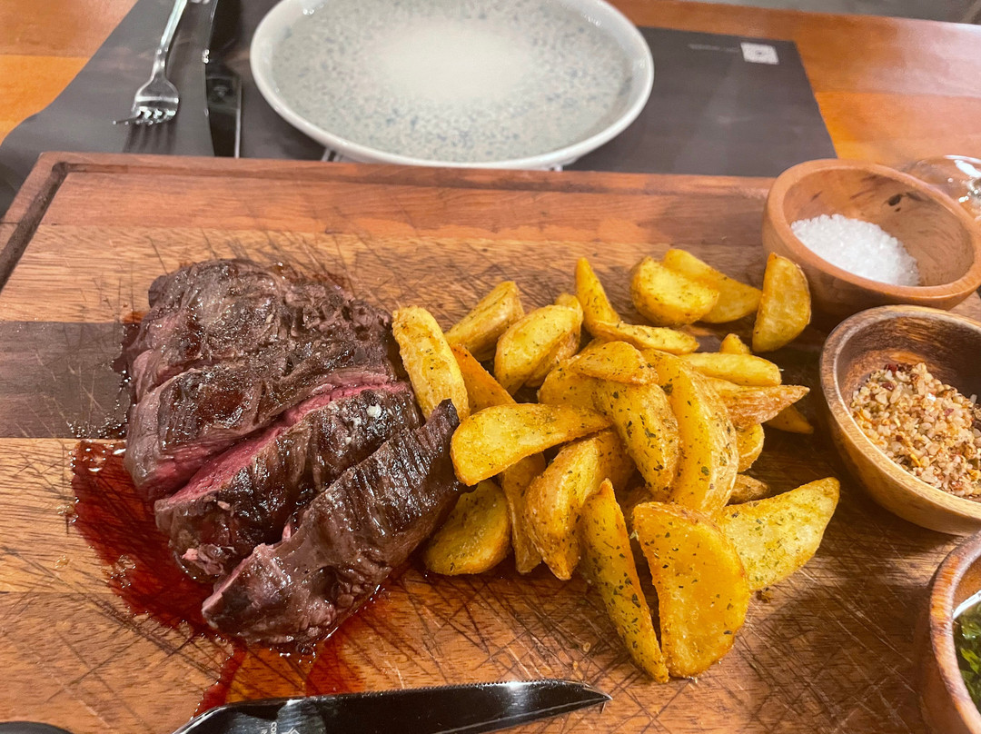 Oliver's Steak Bar, Sissi,  Crete