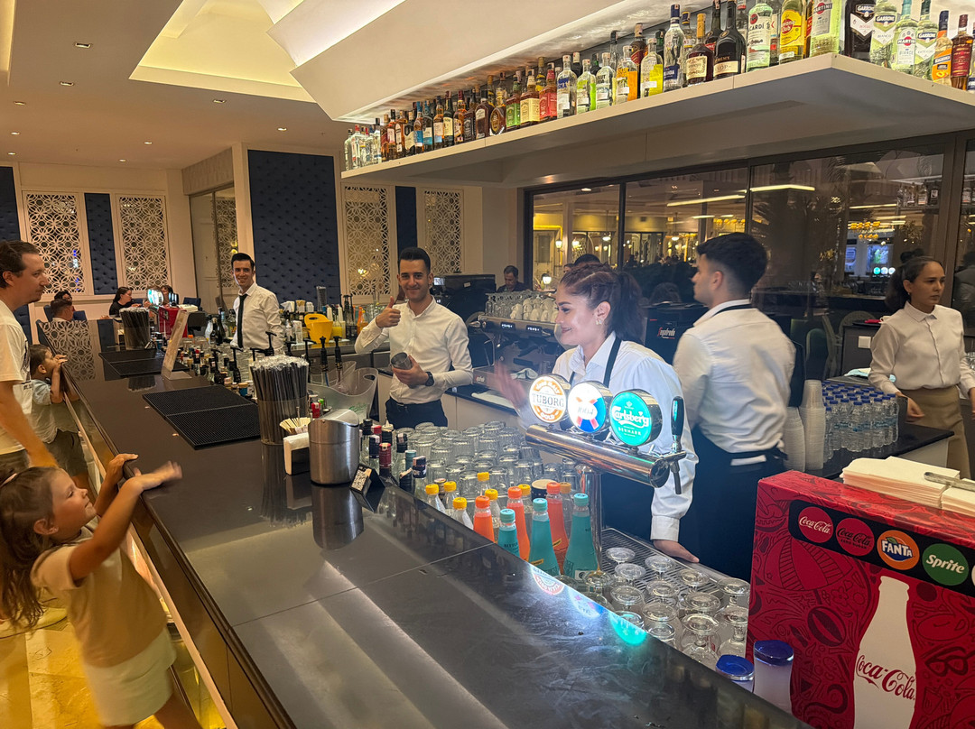 皇后公园拉伊高级特基罗娃酒店主图