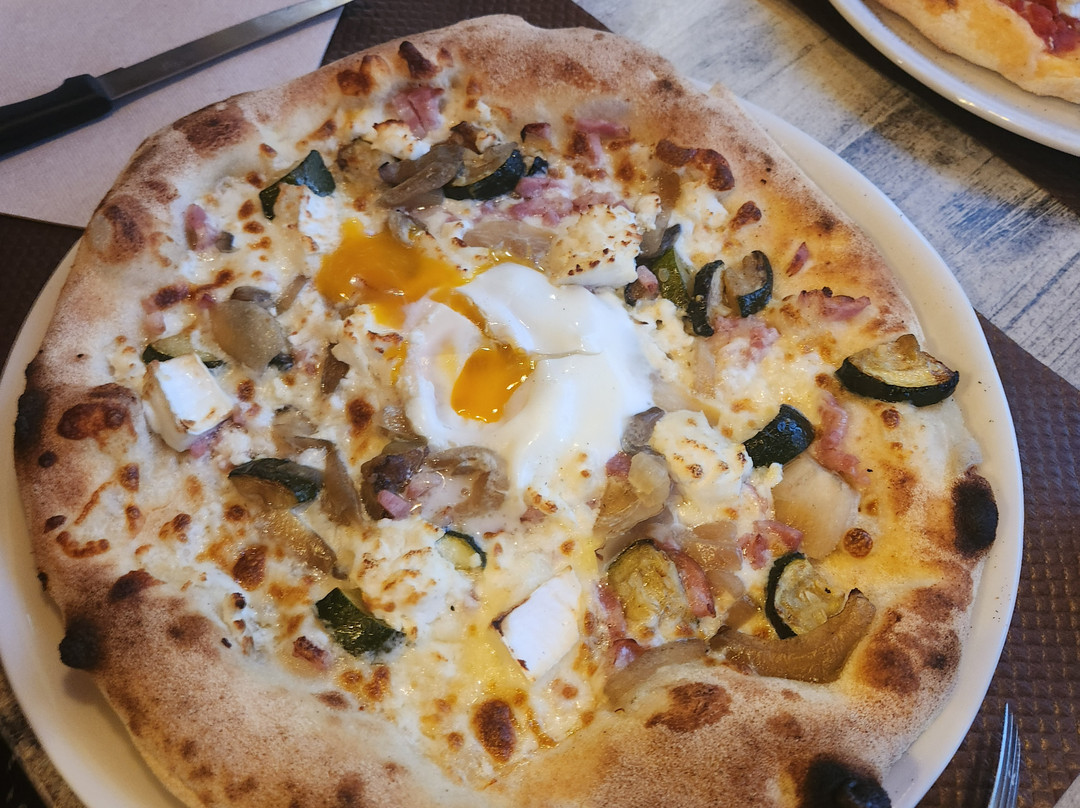 Autour De La Pizza