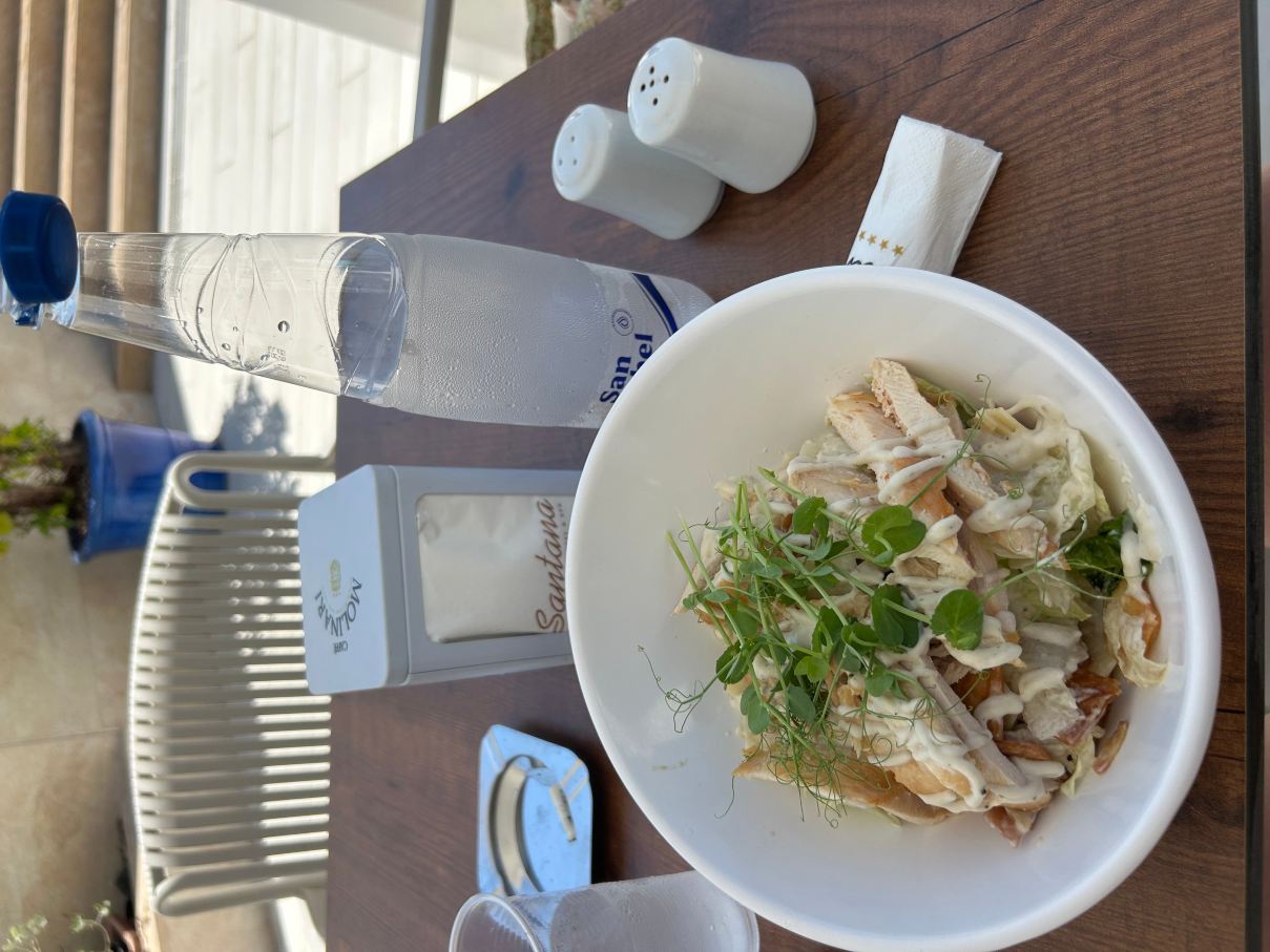 桑塔纳酒店-旅行者