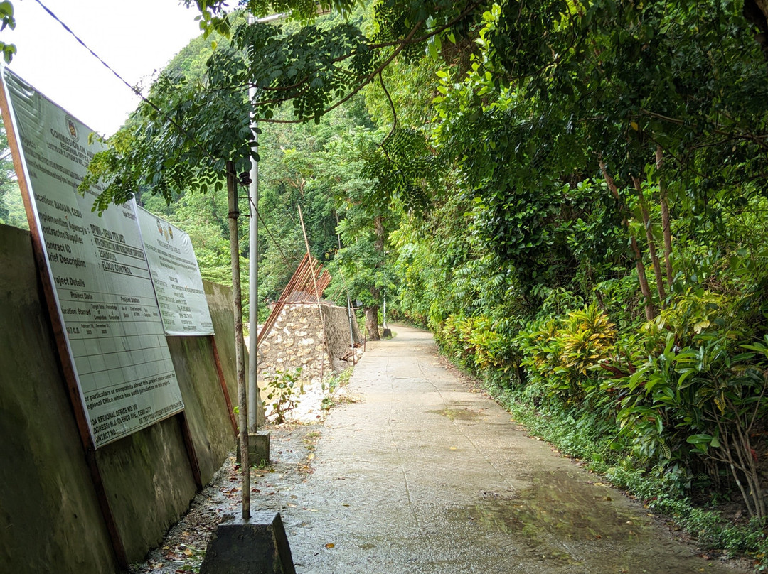 嘉华山瀑布-Badian必去景点