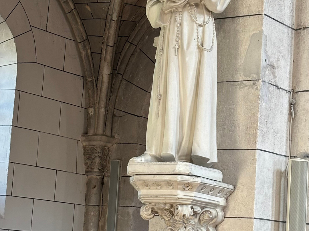 Église Saint-Sauveur-Sanguinet必去景点