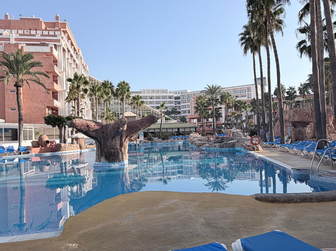 普拉亚卡普里丘酒店主图