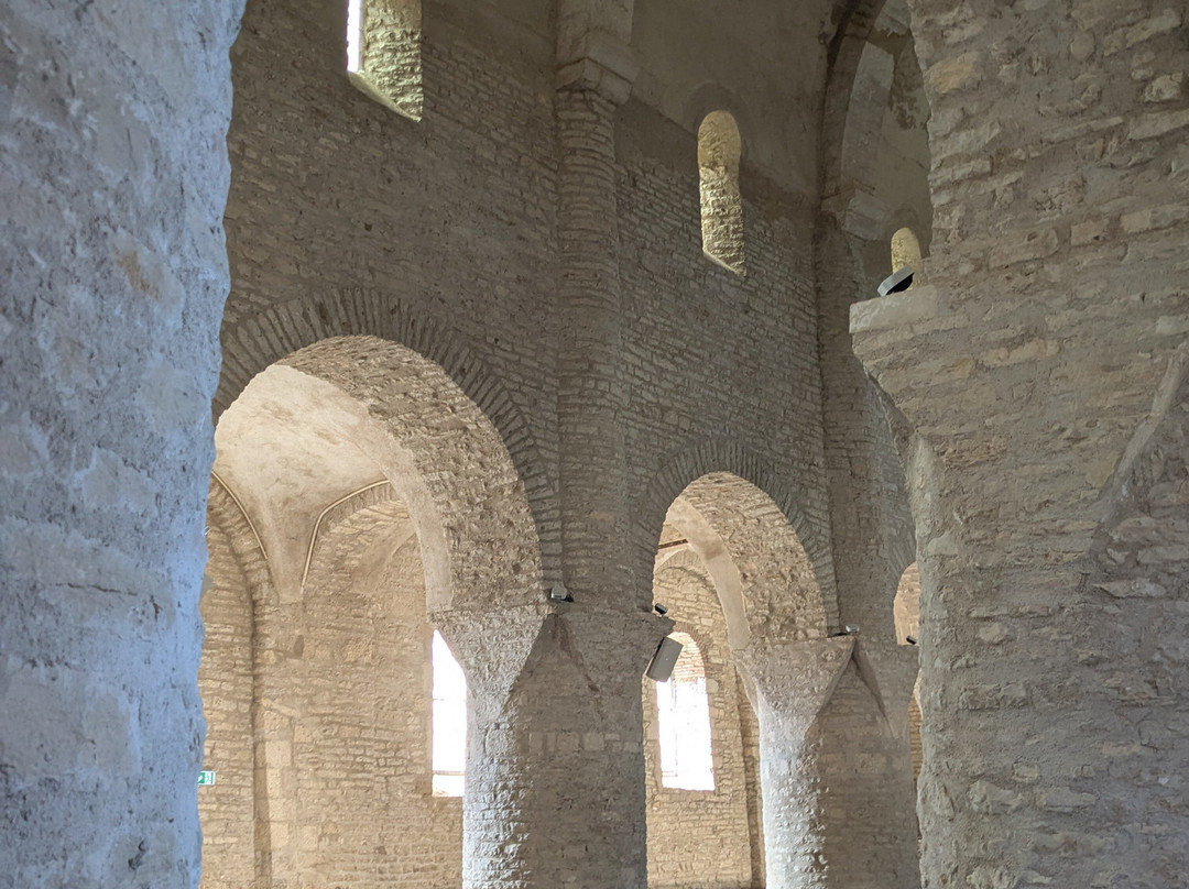 Eglise Saint-Martin-Chapaize必去景点
