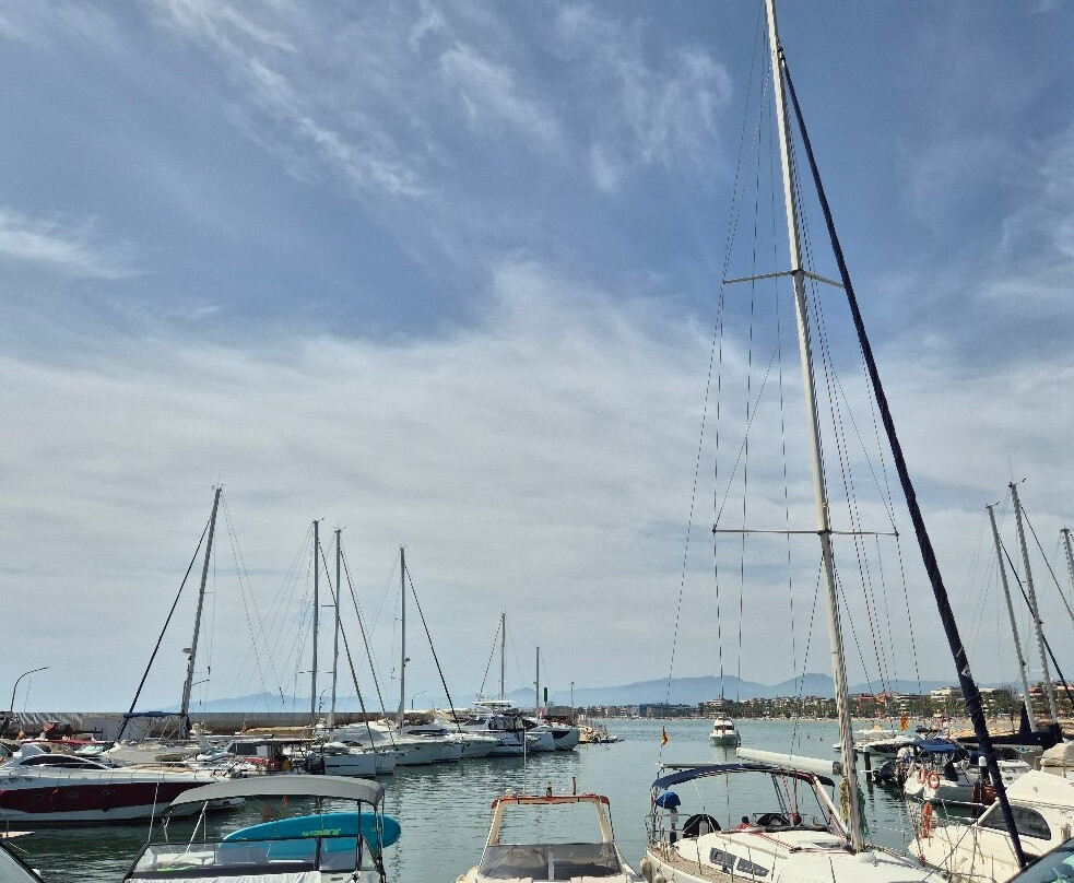 Port Esportiu de Salou-萨洛必去景点