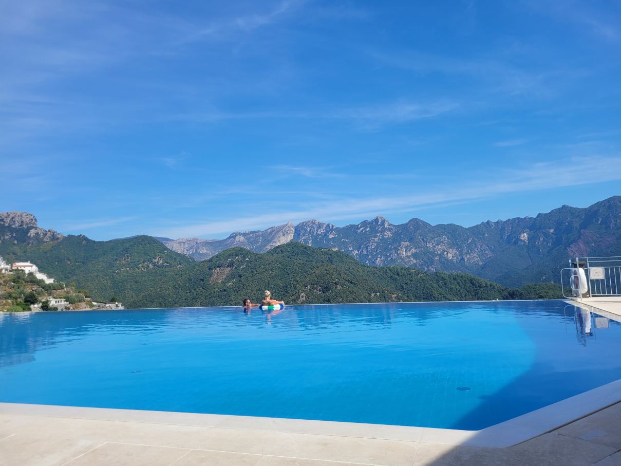 卡露索，贝梦德酒店，阿玛尔菲海岸-旅行者