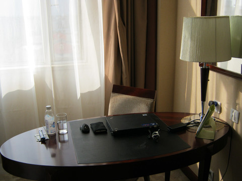 春城花园酒店主图