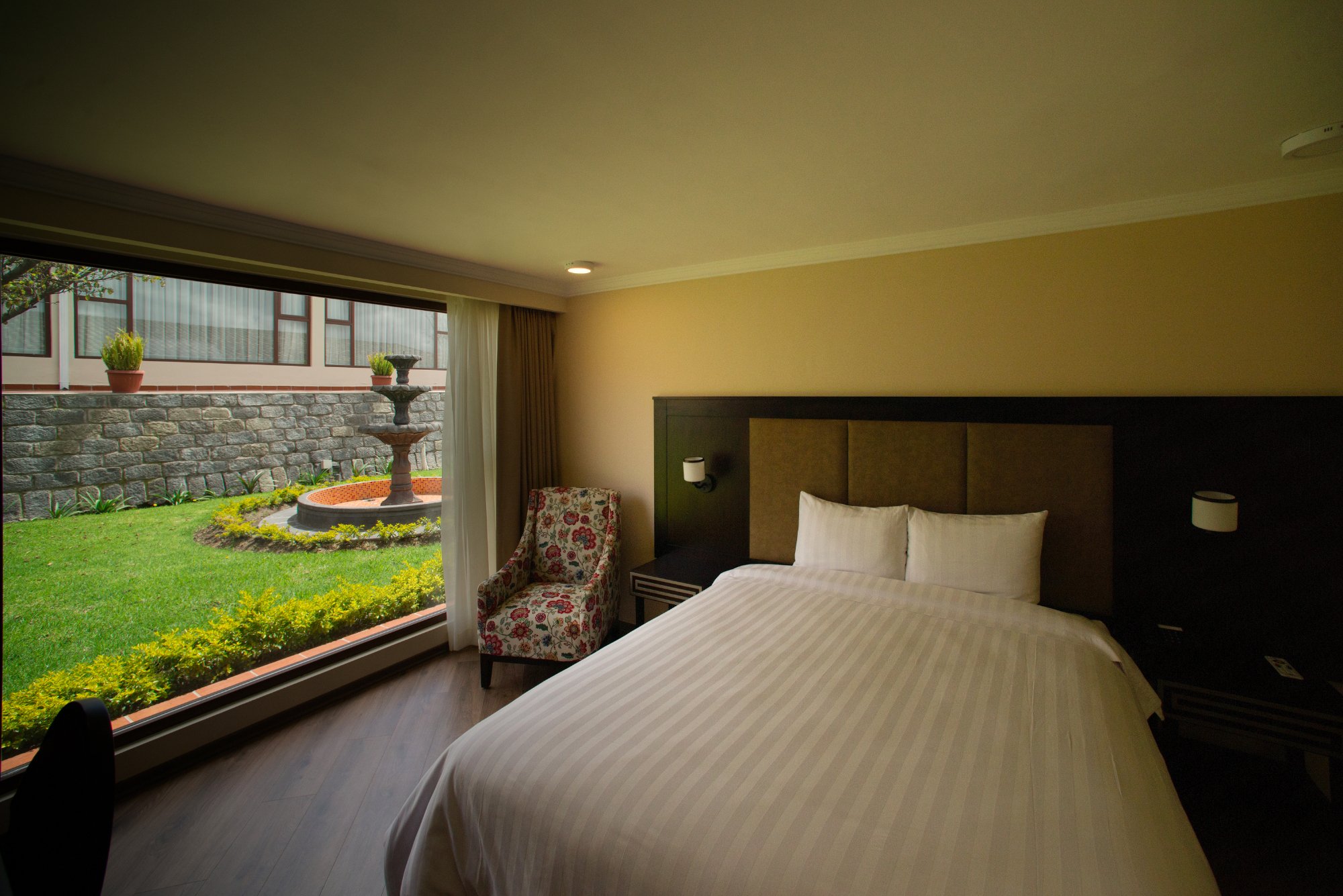 Quindeloma Art Hotel & Gallery-官方