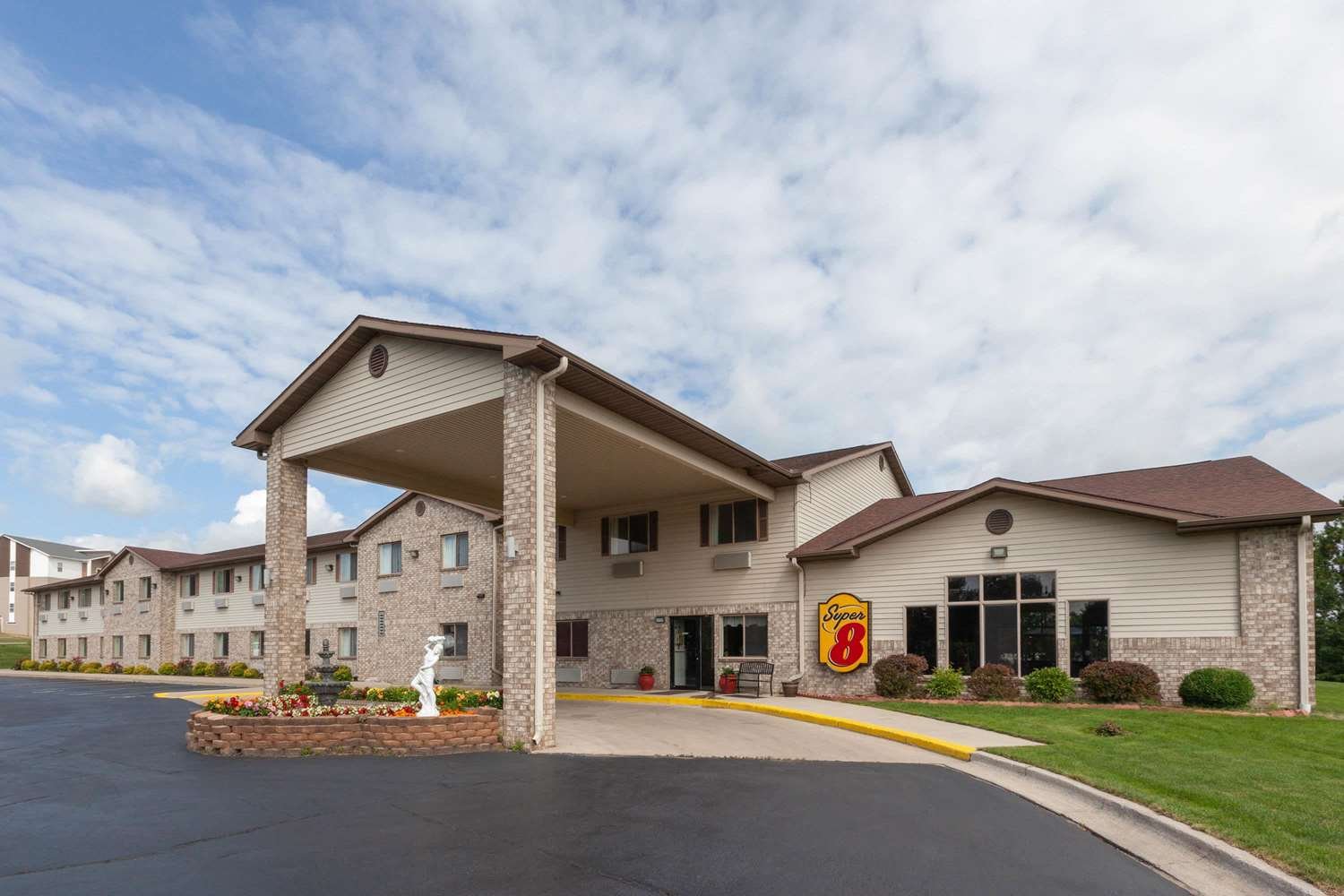 Super 8 by Wyndham Big Rapids-官方