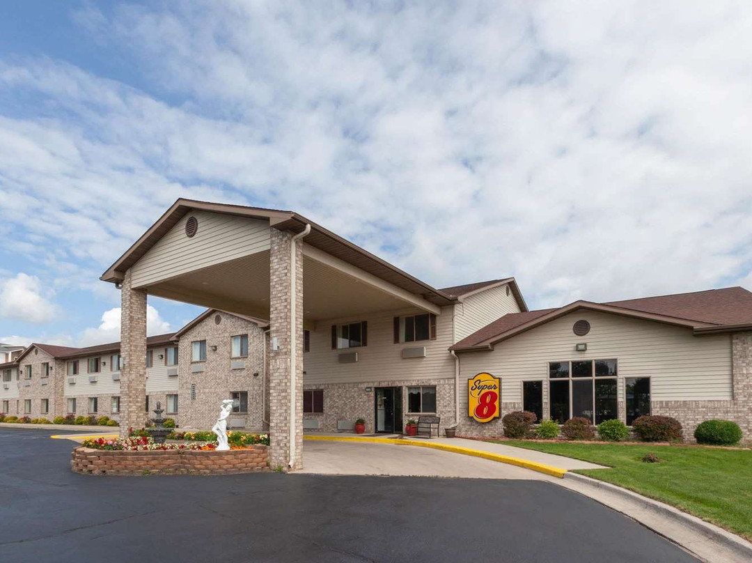 Super 8 by Wyndham Big Rapids主图