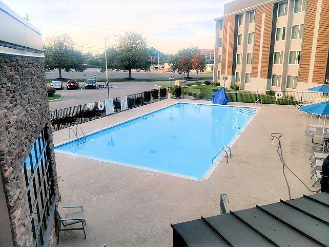 Holiday Inn Express Louisville Airport Expo Center By IHG主图