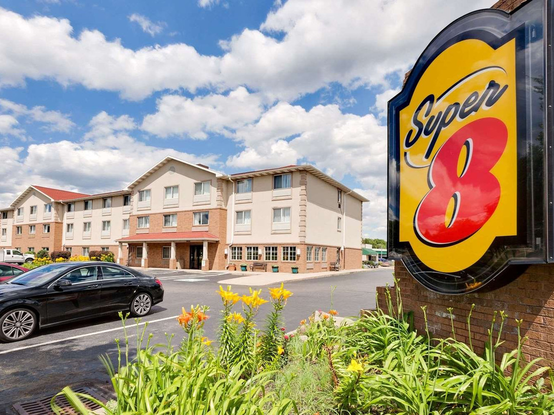Super 8 by Wyndham Akron S/Green/Uniontown OH