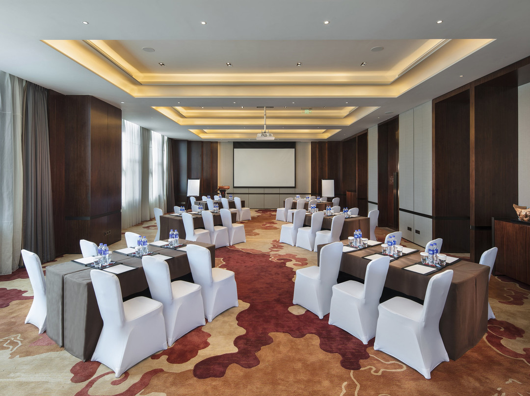 张家口容辰华邑酒店主图