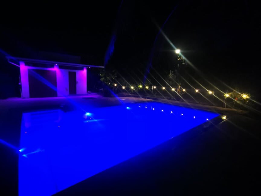 Paradise Waits Hotel & Hostel