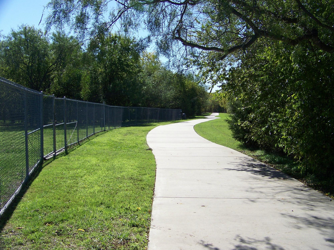 阿灵顿旅游景点-Tails and Trails Dog Park
