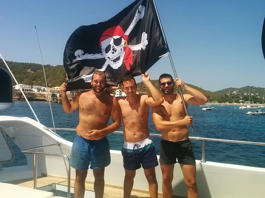 PITIUSAS BOAT-伊维萨必去景点