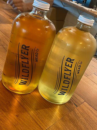Beeweaver Honey Farm景点图片