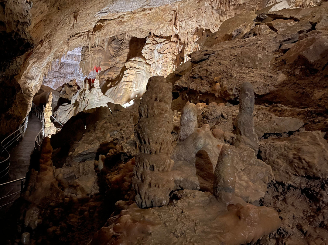 New Athos Cave-New Athos必去景点