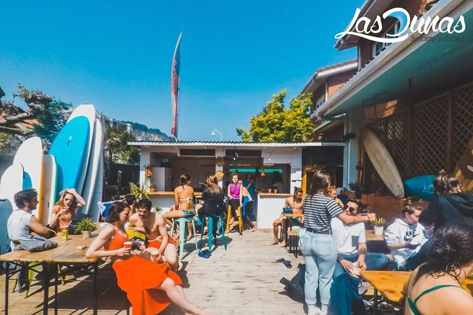 Family Surfers - Las Dunas Surfcamp Salinas.