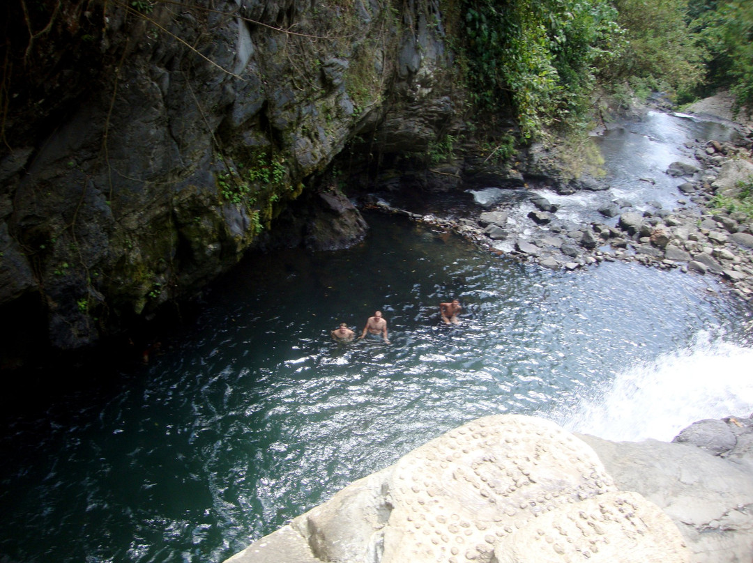 Kroya Waterfall景点图片