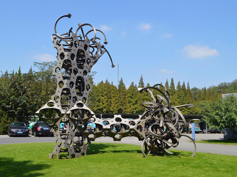 上海月湖雕塑公园-上海市必去景点