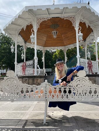 Plaza de Armas-瓦拉塔港必去景点