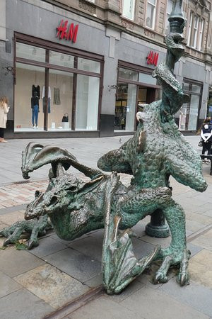 Dragon Statue-敦提必去景点