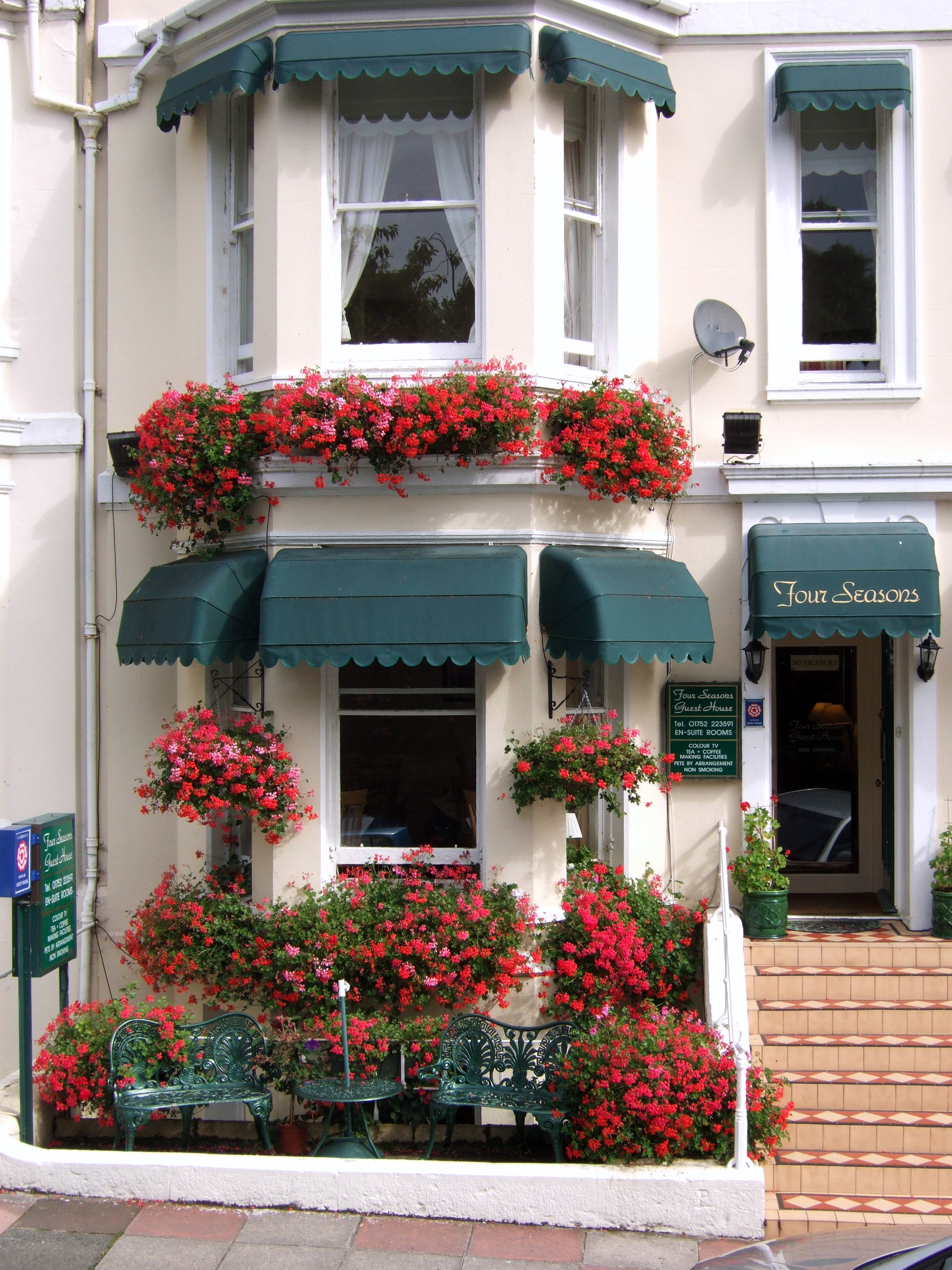 Four Seasons Guest House-官方