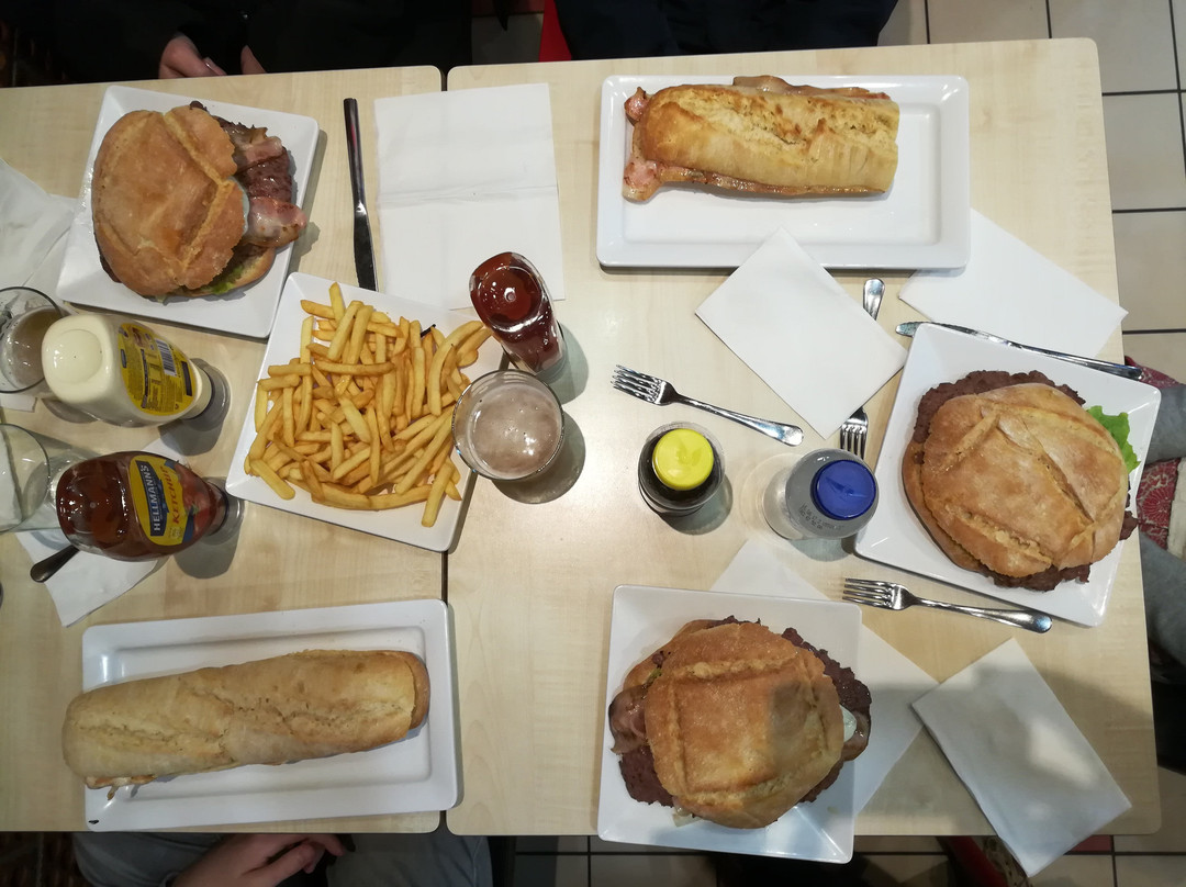 Donga Casual Food