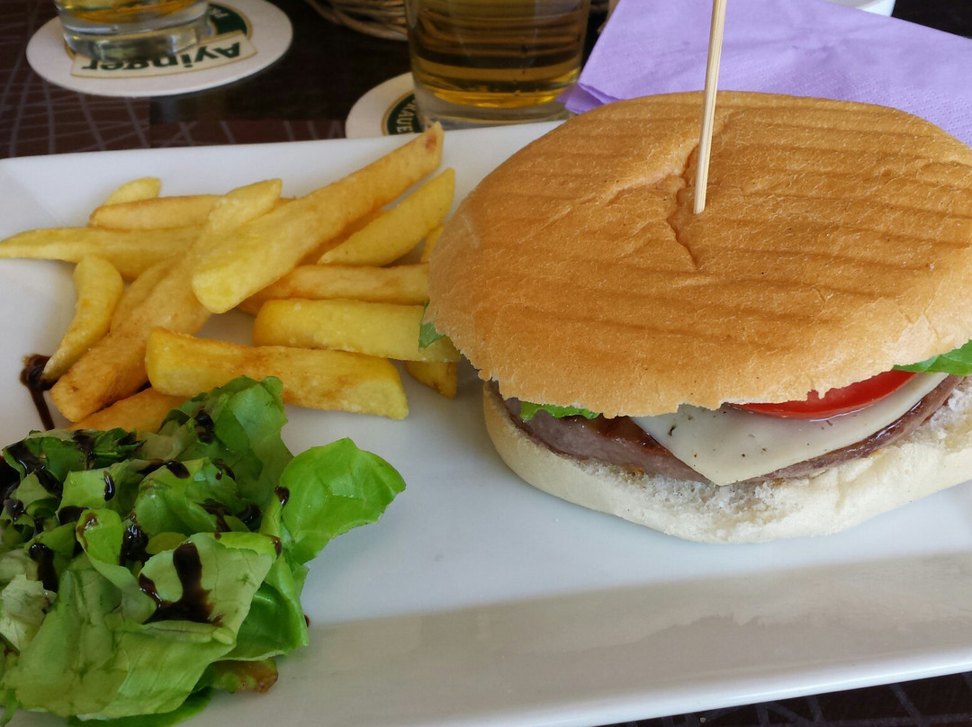 Satrincha Cafe Restaurant