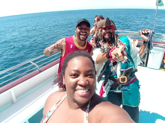 Barco Perola Negra-阿拉伊阿尔港必去景点