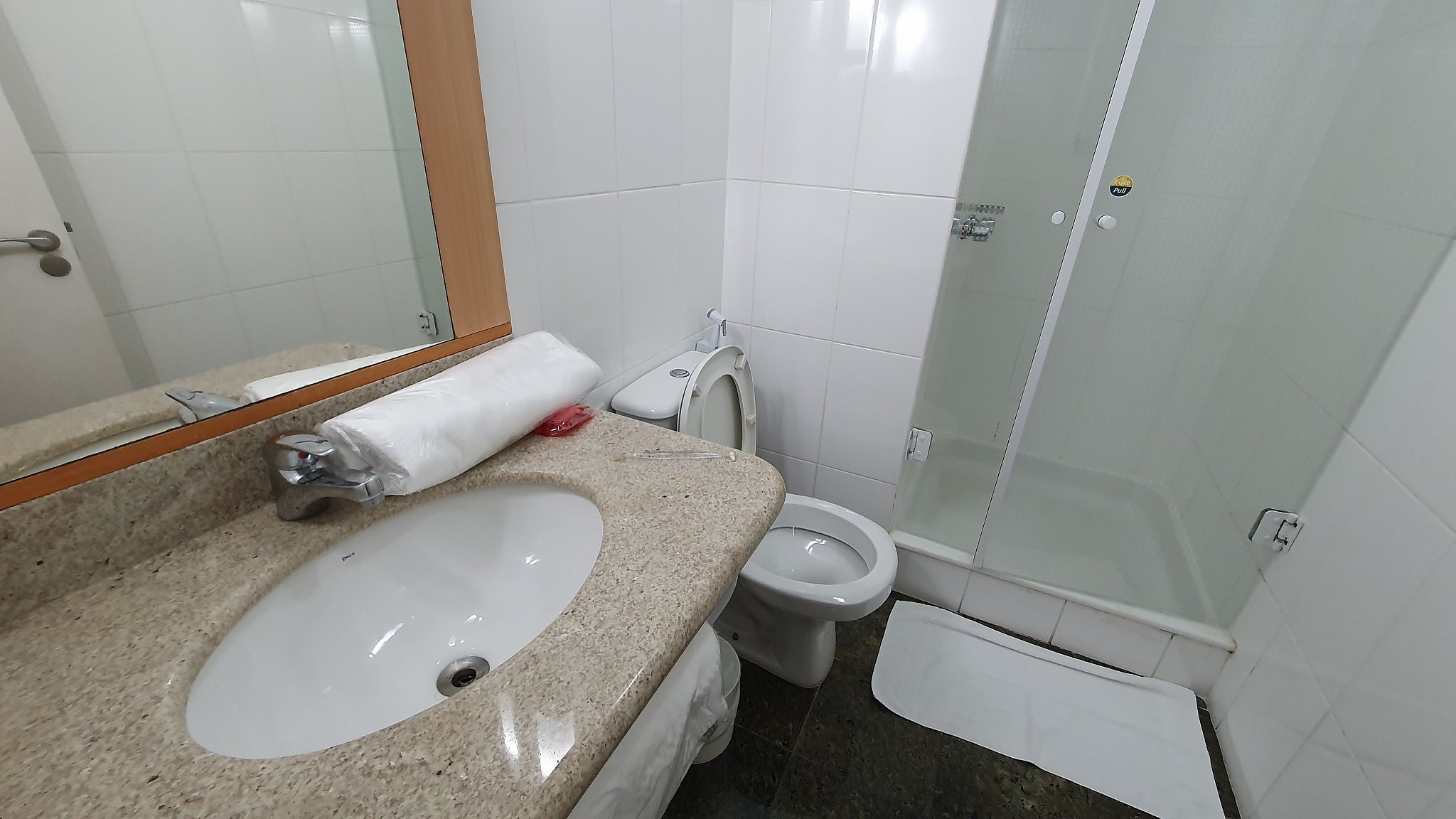 宜必思库里奇巴购物区酒店-浴室