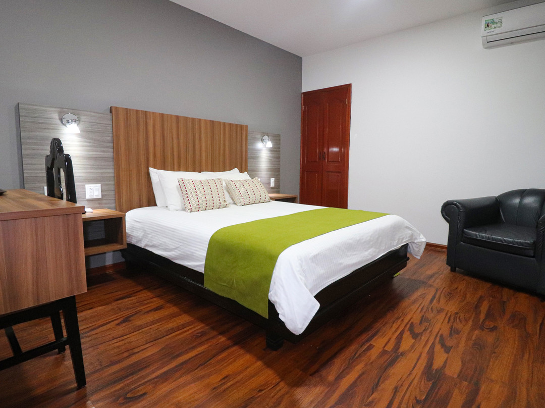 Hotel Puerta del Sol主图