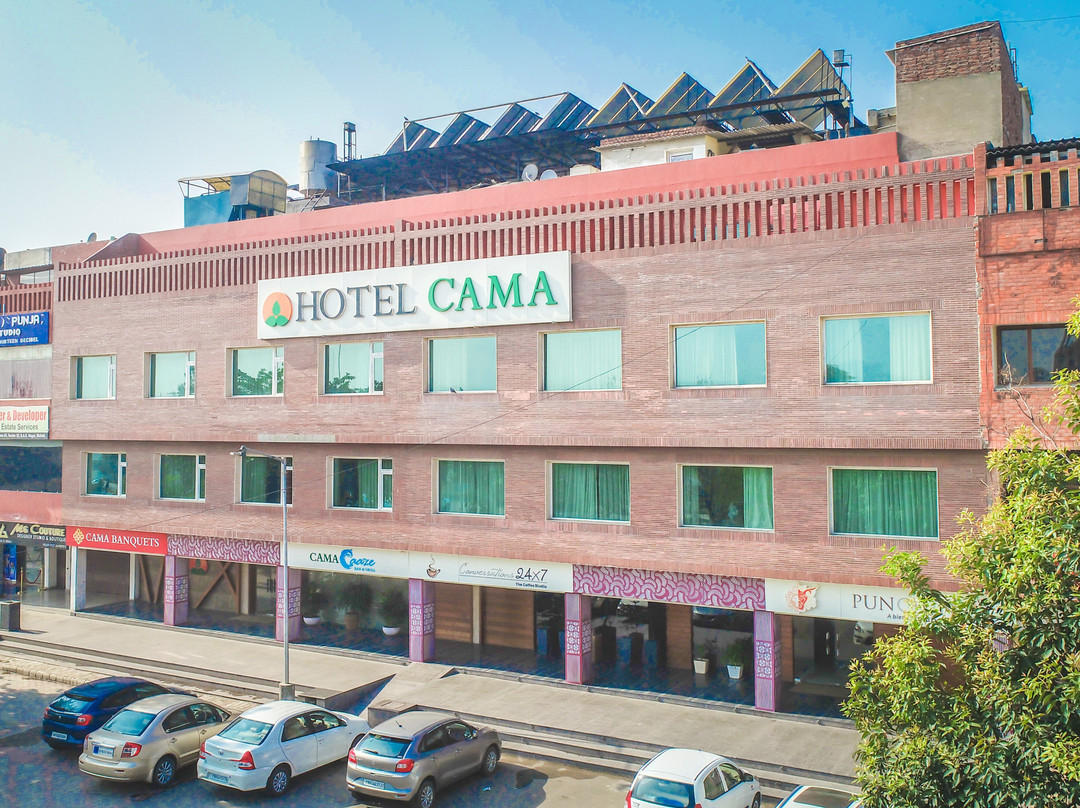 卡马酒店主图