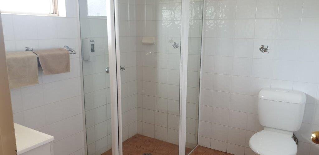 Cobar Town and Country Motor Inn-浴室