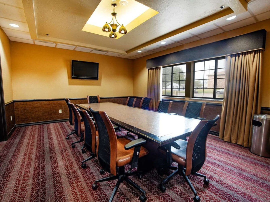 斯马龙贝斯特韦斯特普勒斯套房酒店主图