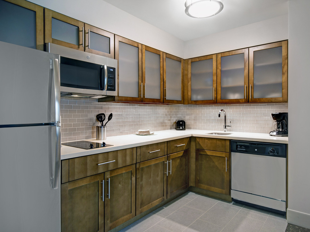 底特律地区斯特灵海茨Staybridge Suites主图