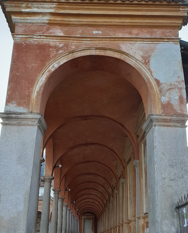 Piazza della Chiesa景点图片