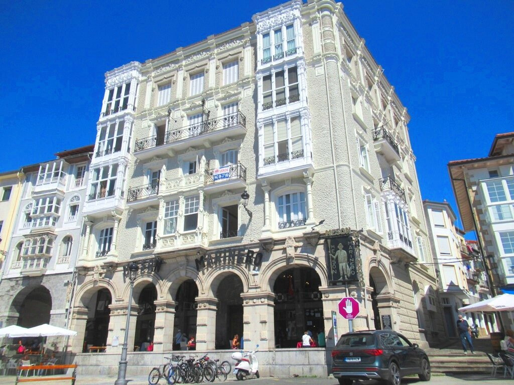 Plaza Del Ayuntamiento-Castro Urdiales必去景点