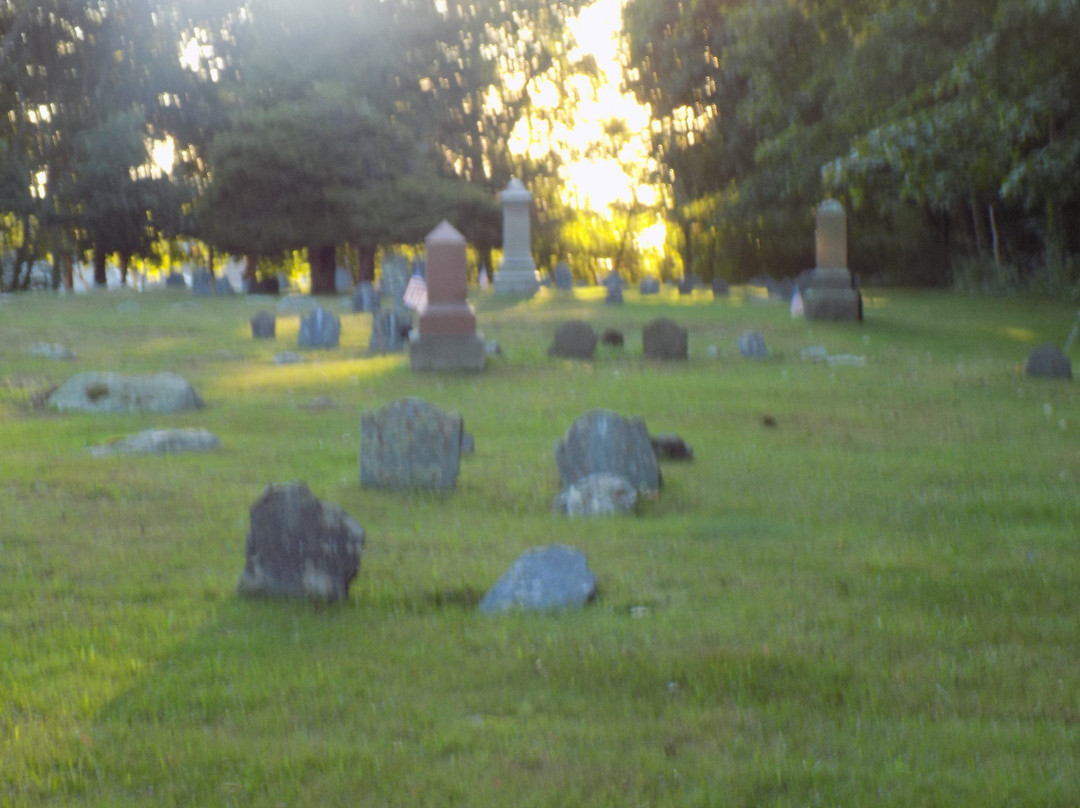 Men of Kent Cemetery景点图片