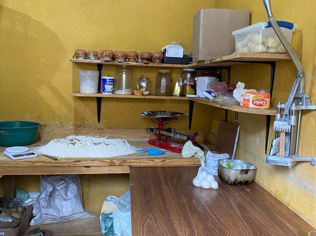 La Gondola Pastes & Cocoles