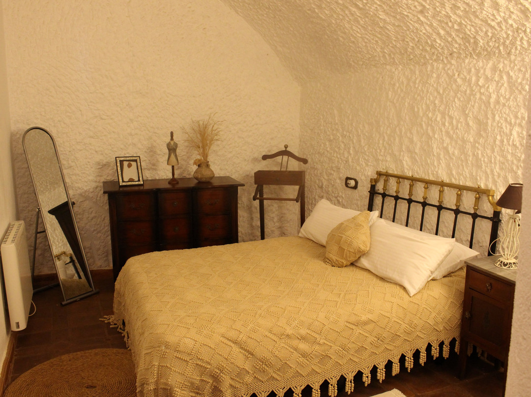 Cuevas Almagruz主图