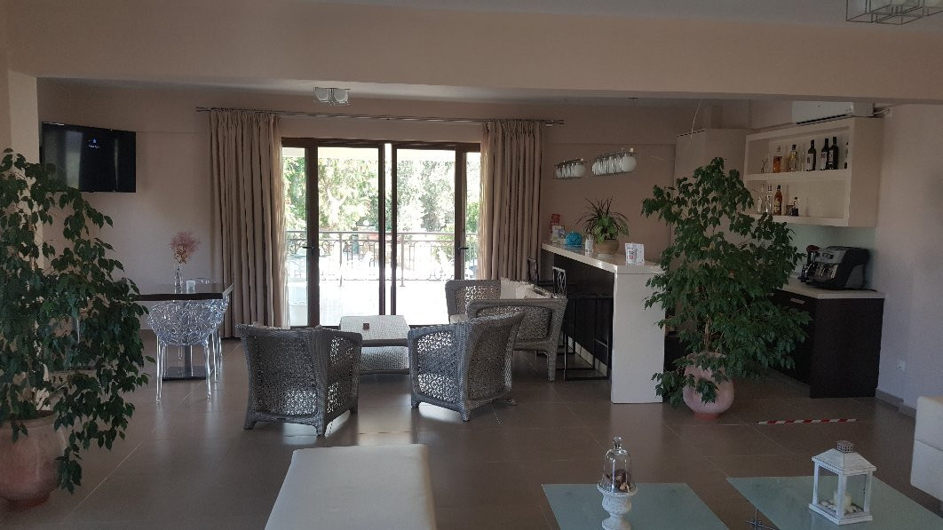 Georgio Seaside Hotel主图