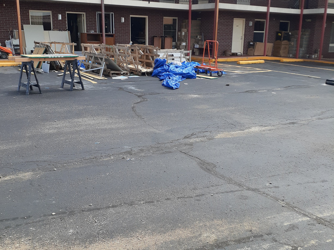 Star Plus Inn & Suites主图