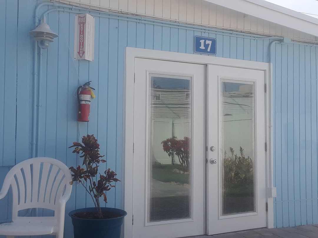 Seafarer Resort and Beach主图