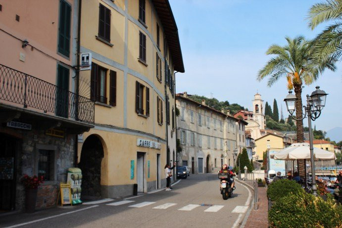 Promenade Lungolago dei gabbiani景点图片