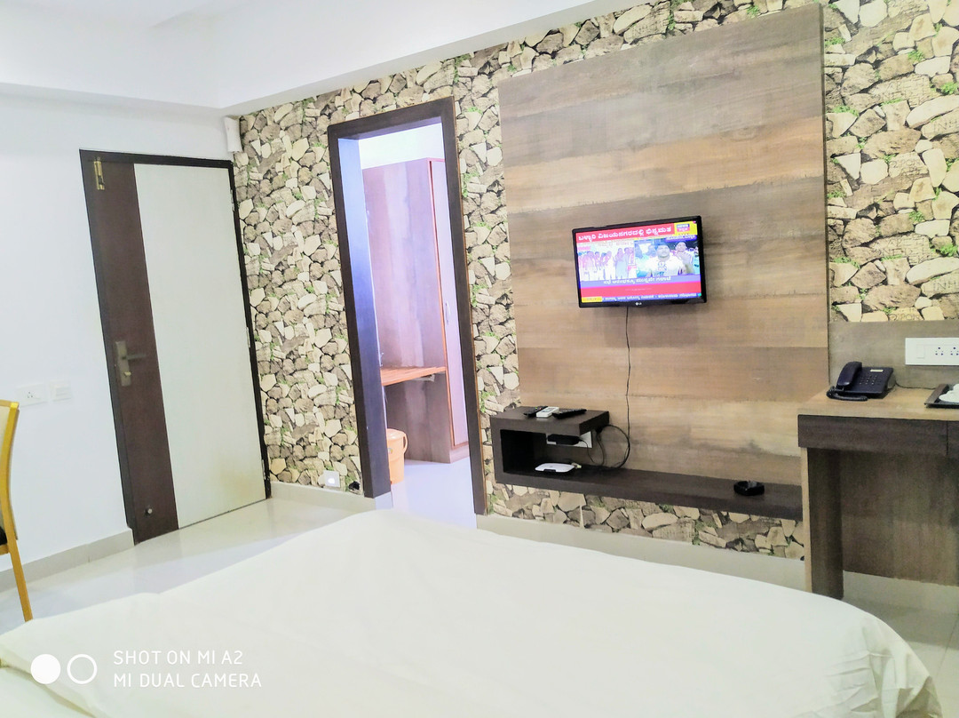 Sahana Orchid Hotel主图